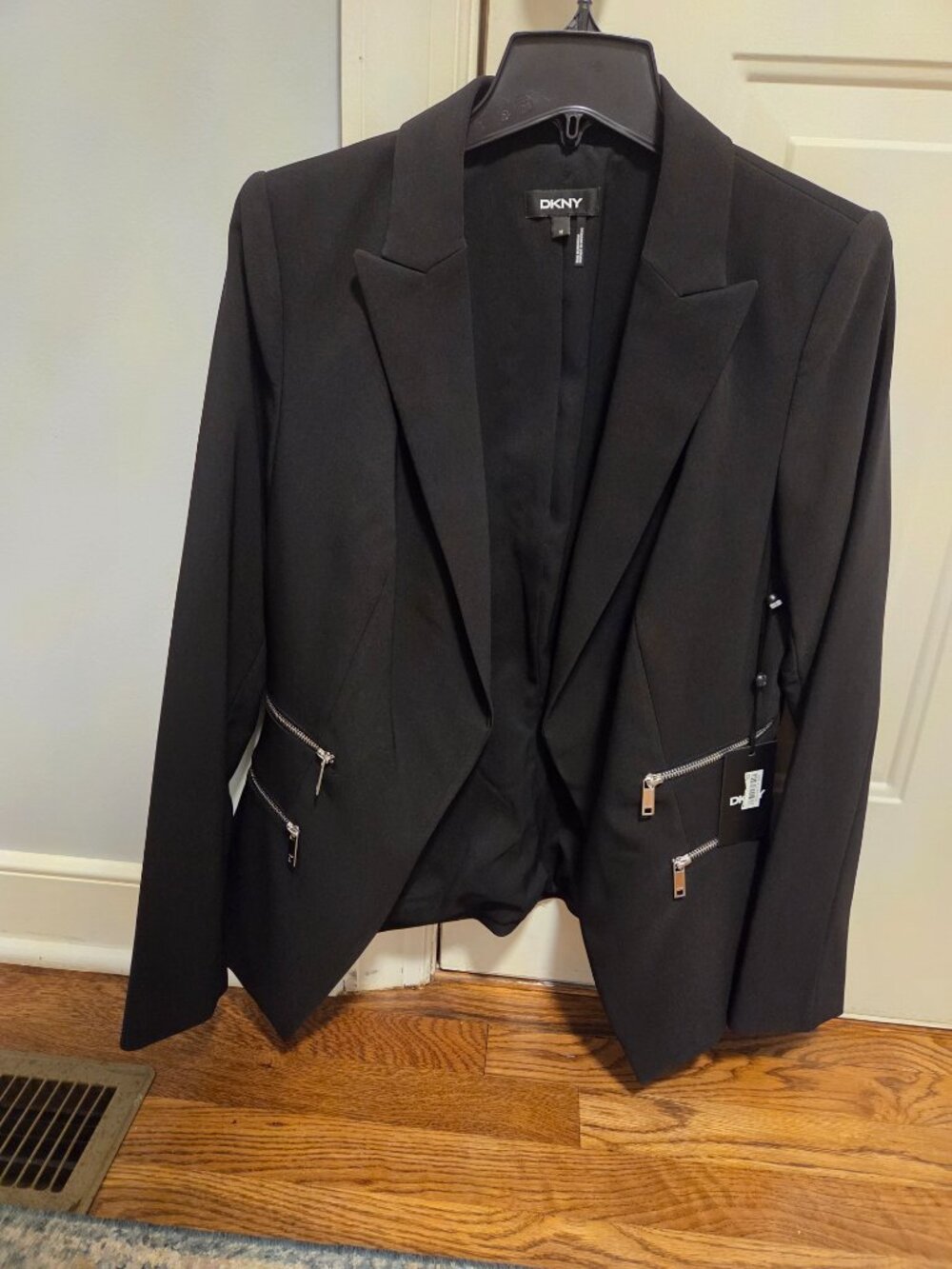 NWT Elegant DKNY Black zipper blazer office suit jacket/ coat size 10